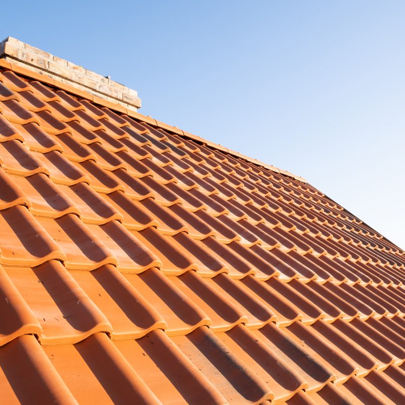 Couverture de maison en tuiles, solution durable pour une toiture en Haute-Savoie actualité
